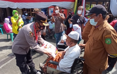 Polsek Medan Timur Bantu Penyandang Disabilitas