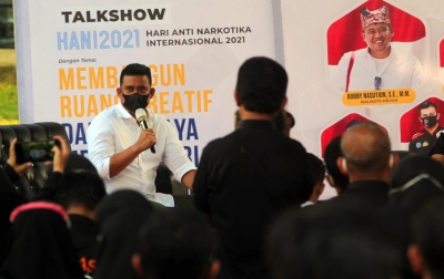 Bobby Nasution Sambut Permintaan Komunitas Kampung Sendiri Benahi Taman Lili Suheri