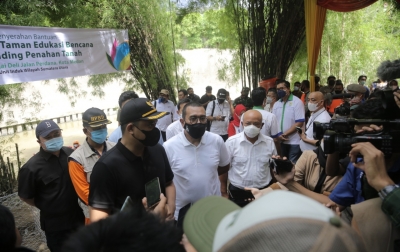 PLN Salurkan CSR Taman Edukasi Bencana dan Dinding Penahan Tanah Sungai Deli