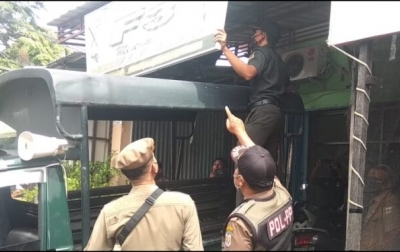 Diduga Tempat Mesum, Satpol PP-WH Segel 2 Salon di Banda Aceh