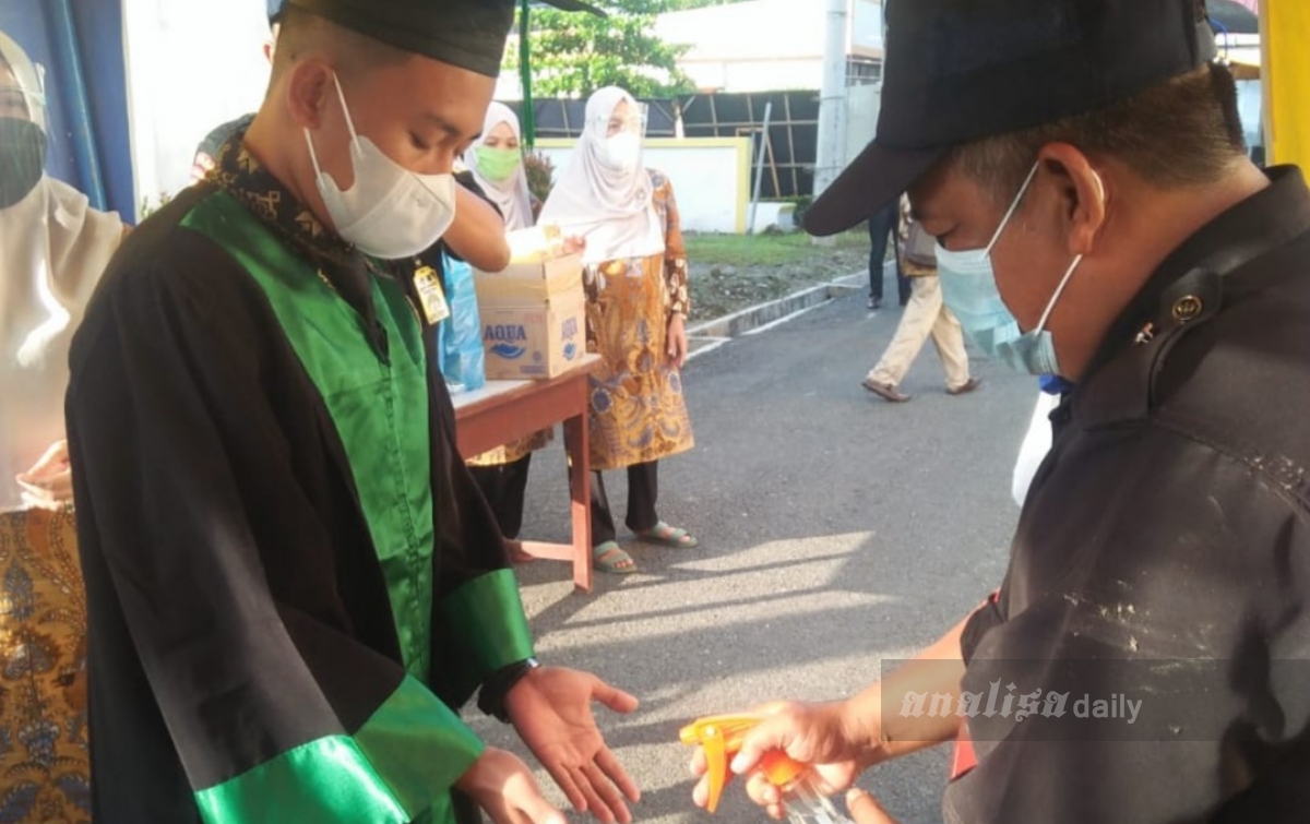 Universitas Asahan Wisuda 283 Mahasiswa