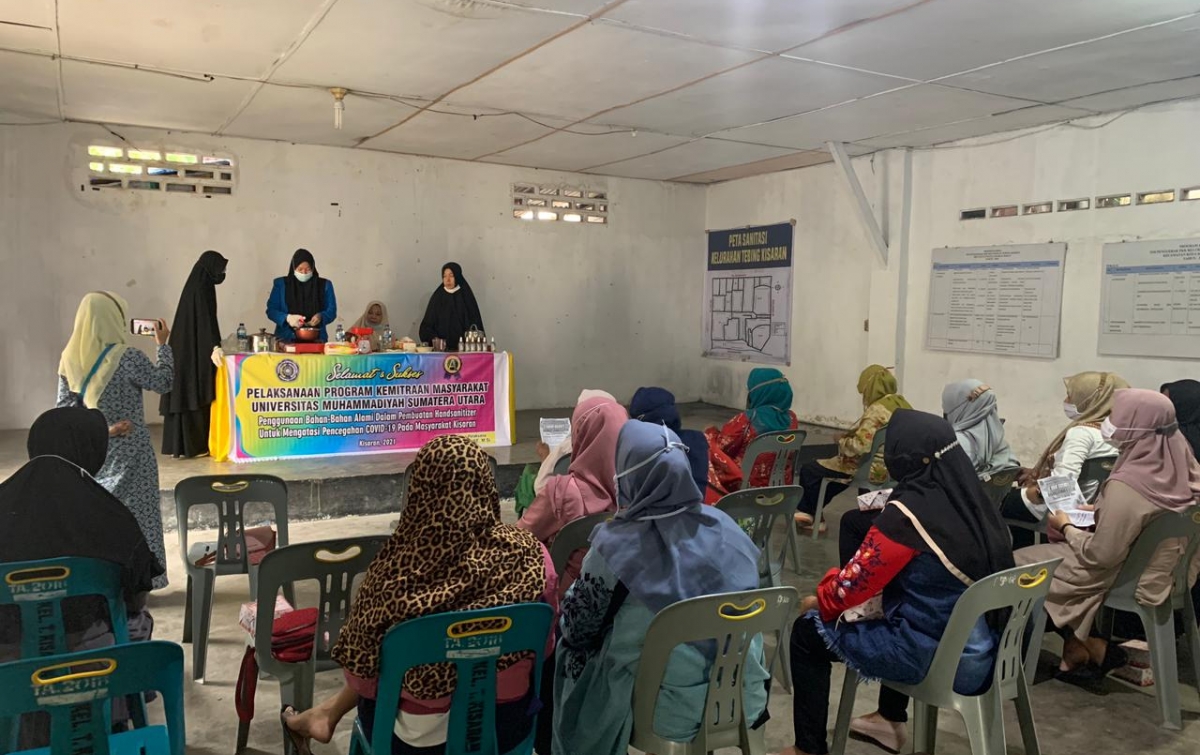 Dosen FEB UMSU Adakan PKM Buat Hand Sanitizer