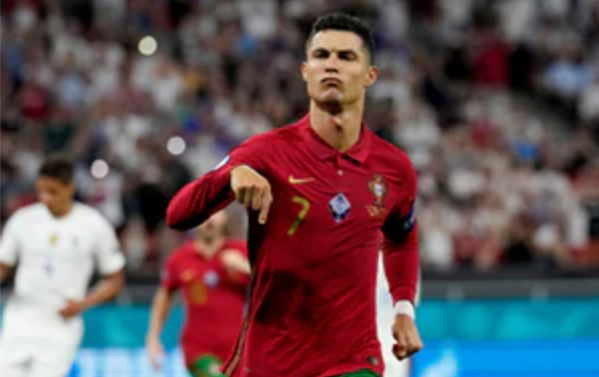 Ronaldo Lebih Memilih PSG Ketimbang MU