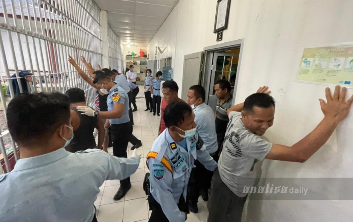 Petugas Lapas Siborongborong Gelar Razia Halinar