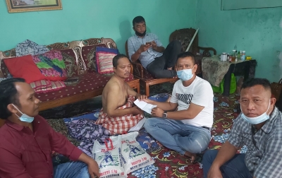 Ketua Pewarta Berikan Santunan Kepada Wartawan Senior Chairul Anwar