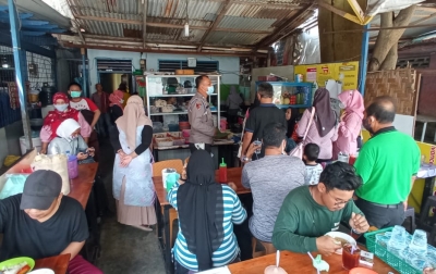Pemilik Cafe Diminta Tak Layani Pembeli Makan di Tempat