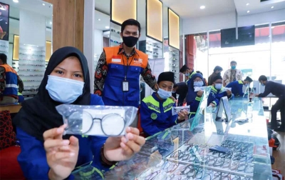 Cerita Santri Di Tangerang Dapat Bantuan Kacamata Gratis Dari BRI
