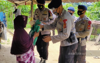 Warga Desa Birem Rayeuk Peroleh Sembako