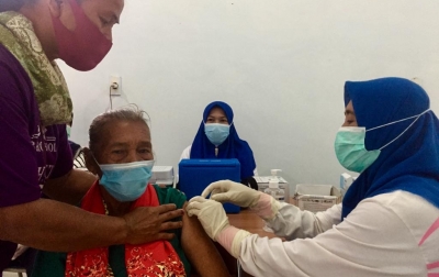 Bermitra dengan Kodam I Bukit Barisan dan Pemkab Sergai, RSI Vaksinasi 1.000 Warga