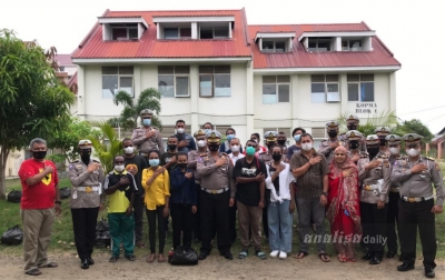 Dirlantas Polda Aceh Bantu 40 Mahasiswa Papua yang Kuliah di Banda Aceh