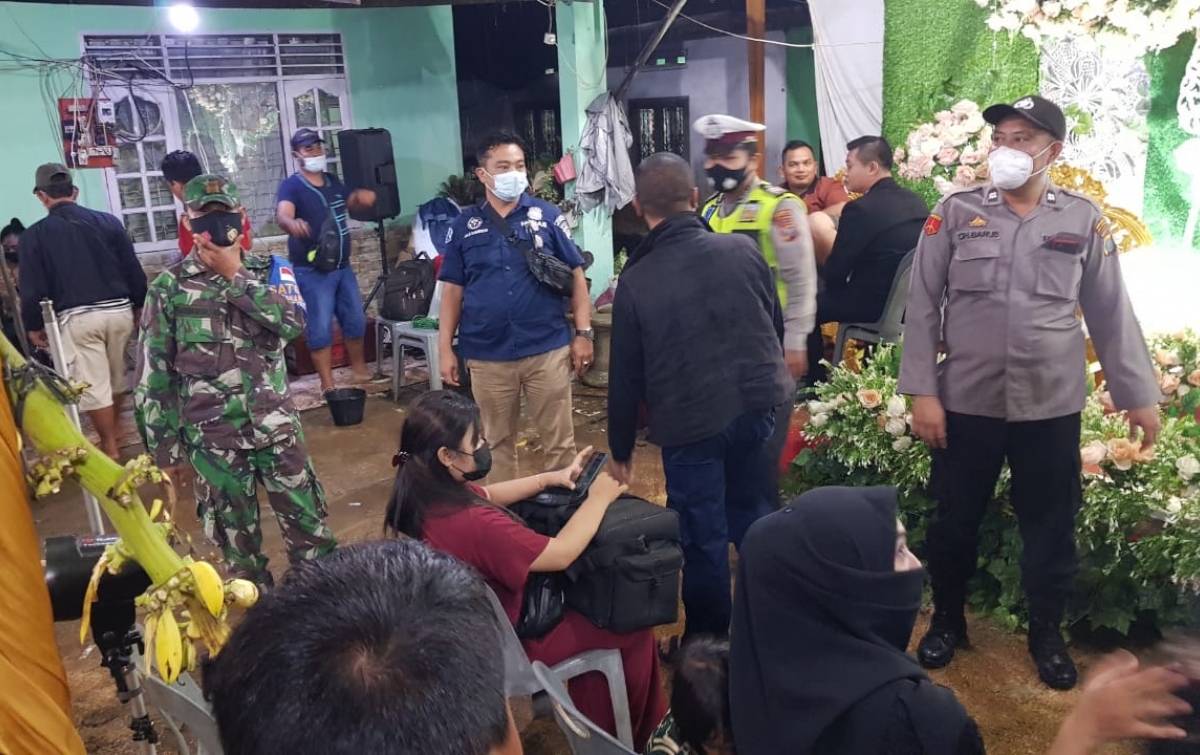 Langgar Prokes, Resepsi Nikah dan Karaoke Lapo Tuak Dibubarkan