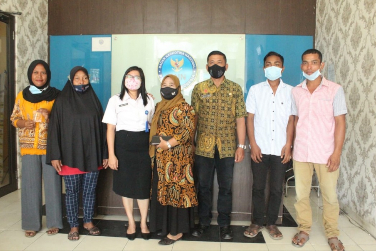 Kades Rantau Panjang Antar Warga Rehabilitasi ke BNNK Deli Serdang