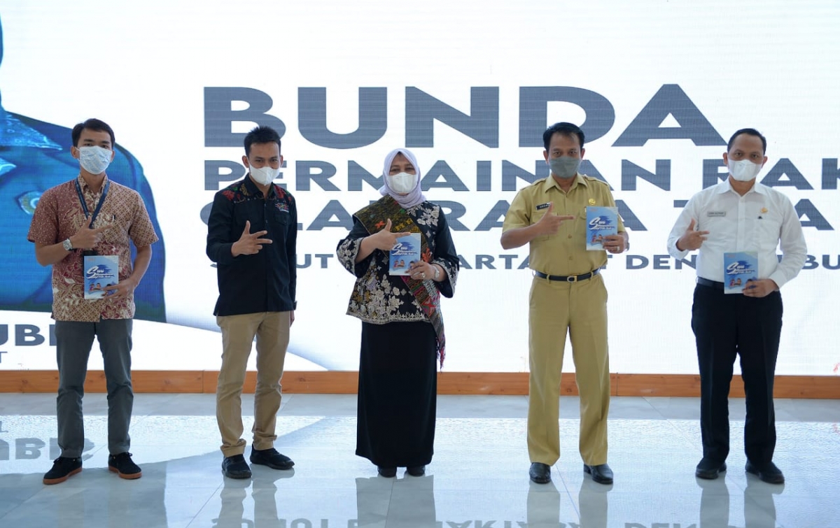 Nawal Lubis Hadiri Puncak Peringatan Bulan Permainan Rakyat KPOTI Sumut