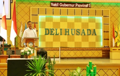 Wagubsu Apresiasi Lulusan Institut Kesehatan Deli Husada dan Medistra
