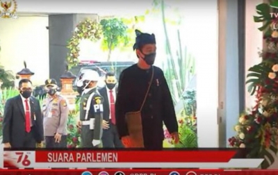 Jokowi Mengenakan Pakaian Adat Badui di Sidang Tahunan MPR 2021