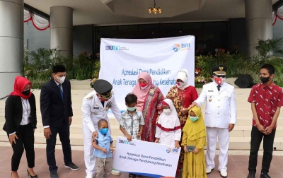BRI Beri Beasiswa Bagi 1.800 Anak Tenaga Pendukung Kesehatan