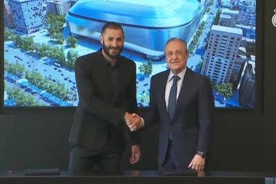 Karim Benzema Tanda Tangani Kontrak Baru