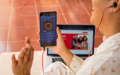 Telkomsel Hadirkan Keseruan Konser Virtual “Godbless 48th Anniversary: Mulai Hari Ini” di Aplikasi MAXstream