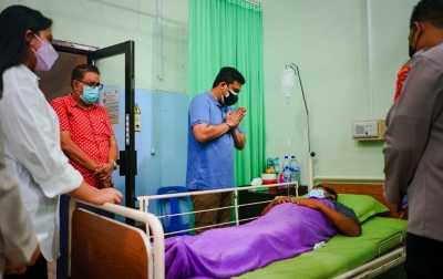 Bobby Ajak Kahiyang Jenguk dan Santuni Korban Penembakan