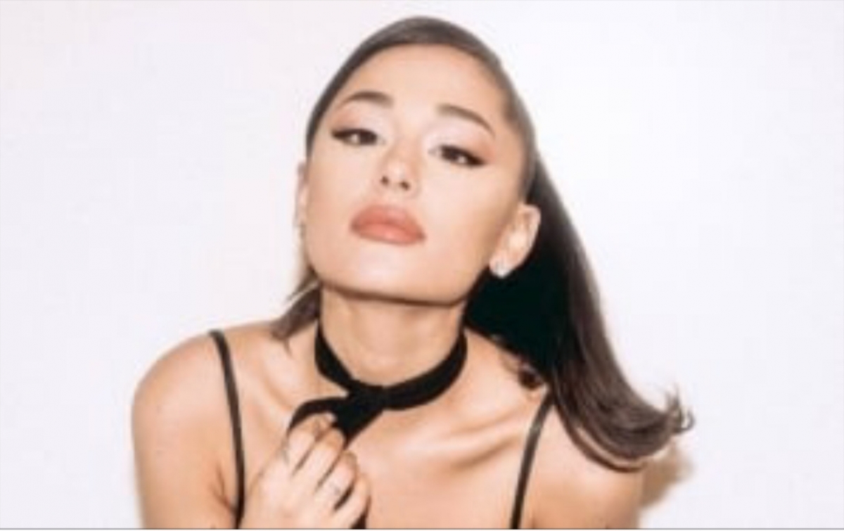Ariana Grande Luncurkan Merek Make-up