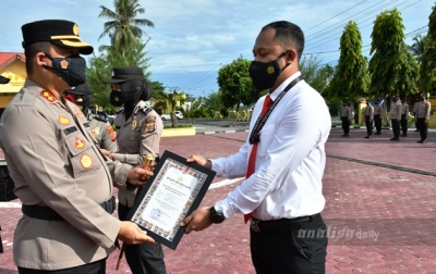 Ungkap Pembunuhan Gajah, 17 Personel Polres Aceh Timur Terima Penghargaan