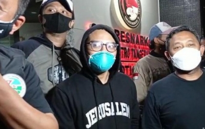 Seorang Komika Gunakan Sabu Lewat Anal