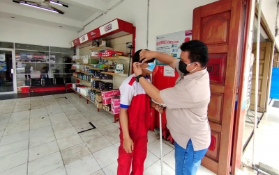Komunitas CreaM Bagikan 15.000 Masker di Medan Selayang