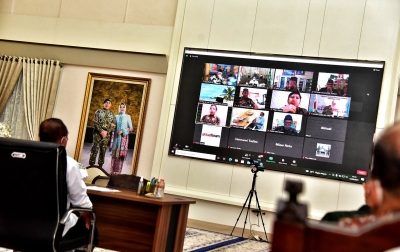 Gubsu Berharap Buku “Bocah Kebon dari Deli” Banyak Dibaca Orang