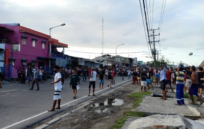 Dua Kelompok Pemuda di Belawan Saling Lempar