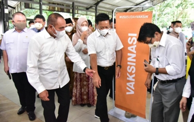 Persiapan Kuliah Tatap Muka, Gubsu Tinjau Vaksinasi Covid-19 di USU
