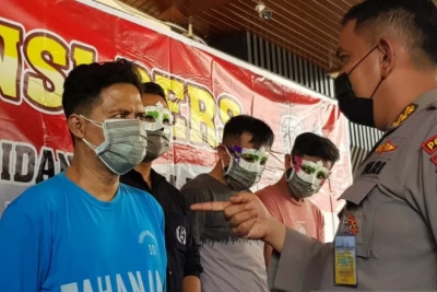 Prostitusi Sesama Jenis Berkedok Pijat Plus-plus