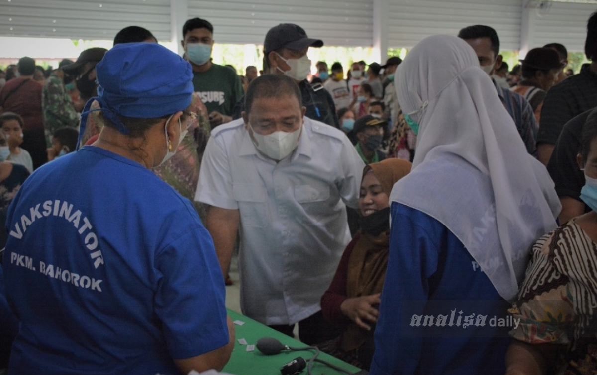 Bupati Langkat Tinjau Vaksinasi Massal di Desa Namu Ukur Utara