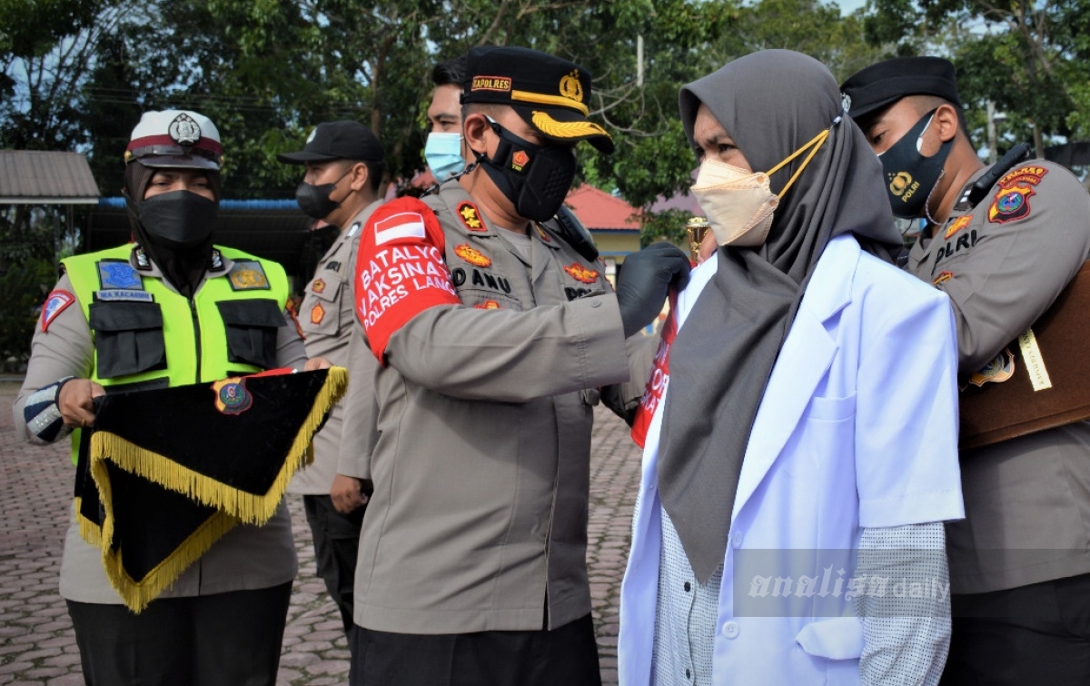 Mobil Vaksinasi Mempermudah Menjangkau Warga di Pelosok
