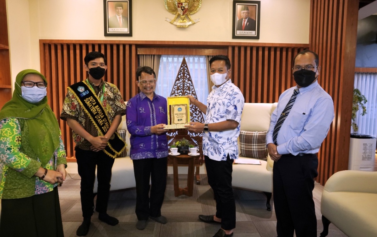 Duta Bahasa Utama Sumatera Utara dari Balai Bahasa Audiensi dengan Rektor USU