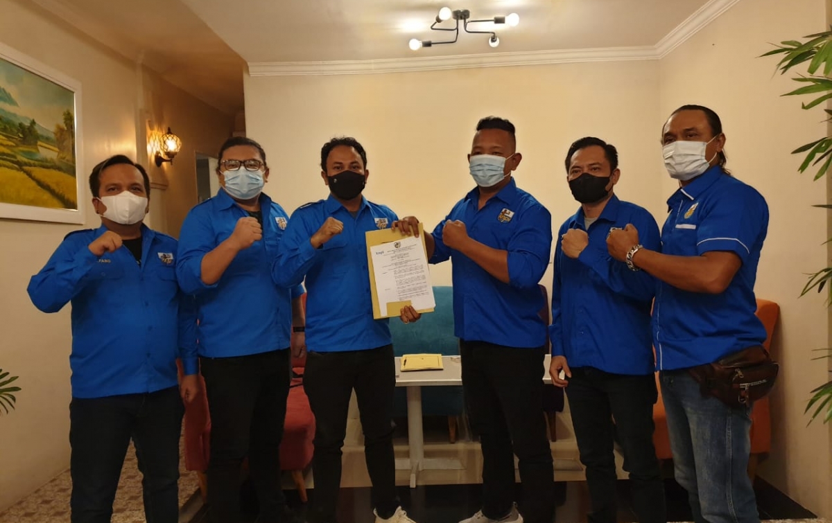 KNPI Medan Serahkan 5 Surat Keputusan Kepengurusan Kecamatan