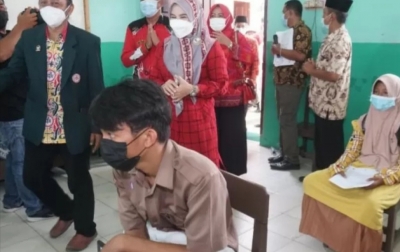 Vaksinasi di Indonesia Capai 53 Juta Orang, Target 200 Juta