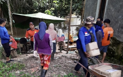 Banjir Landa 5 Desa di Lamandau, BPBD Distribusikan Logistik ke Warga