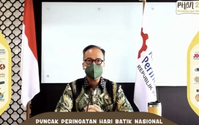 Menperin Agus Gumiwang Galakkan Tradisi Pakai Batik Indonesia