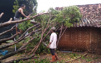 4 Rumah Warga Madiun Rusak Berat Akibat Angin Kencang