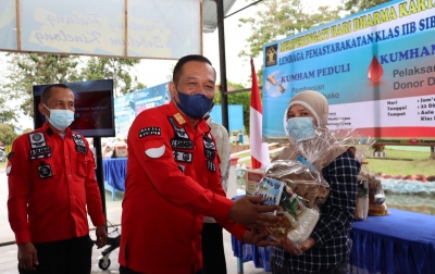 Lapas Siborongborong Bagi-bagi Sembako Kepada Masyarakat