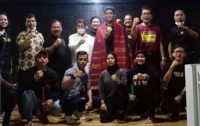 Sumbang Medali Emas Tinju di PON,  Erikson Tobing Beri Penghargaan Sarohatua Tobing