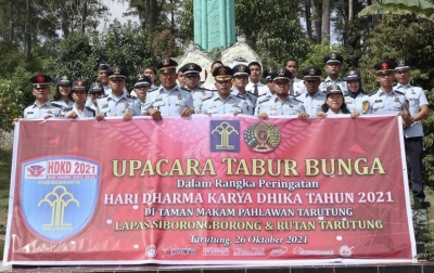 Rutan Tarutung dan Lapas Siborongborong Upacara Tabur Bunga di Taman Makam Pahlawan