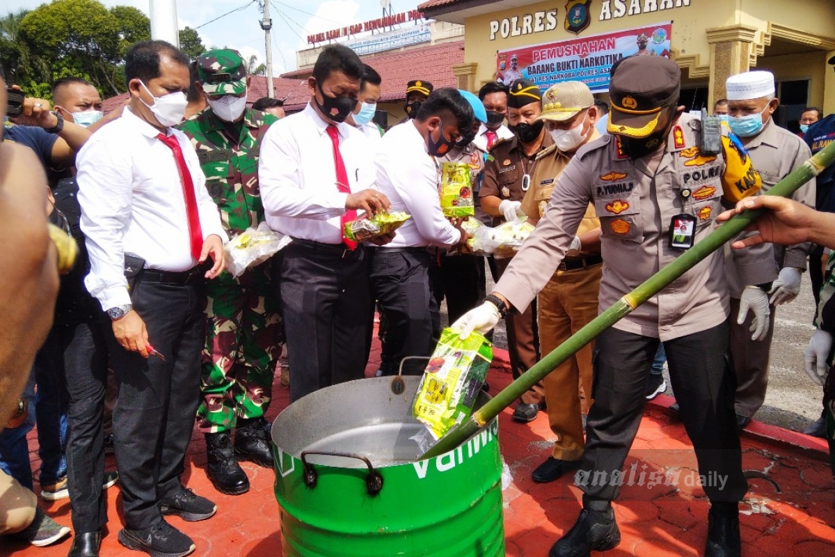 Polres Asahan Musnahkan 62,7 Kilogram Sabu