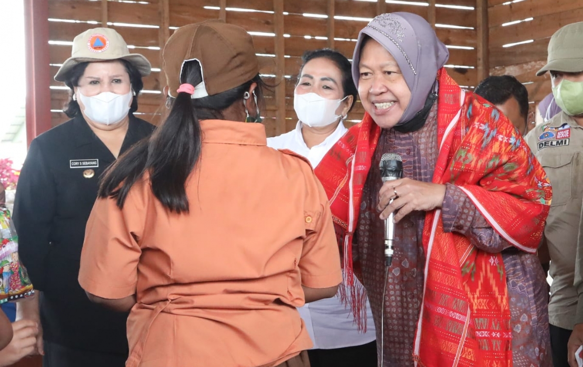 Risma Motivasi Warga Terdampak Letusan Gunung Sinabung Kembangkan Usaha