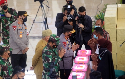 Panglima TNI dan Kapolri Pantau Vaksinasi Covid-19 di Banda Aceh