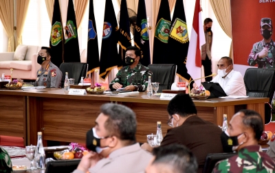 Mobilitas Warga Dibatasi dan Percepat Vaksinasi