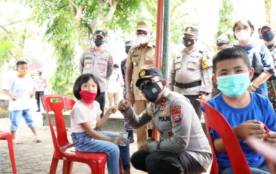 Kapolda Sumut Motivasi Anak-anak yang Ditinggal Orang Tua Akibat Covid-19