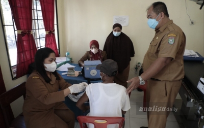Wakil Bupati Asahan Tinjau Vaksinasi di Tiga Lokasi Berbeda