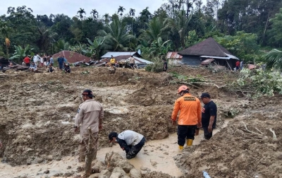 Belasan Rumah Tertimbun Longsor di Desa Kinangkung Sibolangit