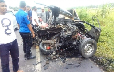 Tabrakan Maut Pikap Panther dengan Bus JRG di Bireuen, 2 Tewas